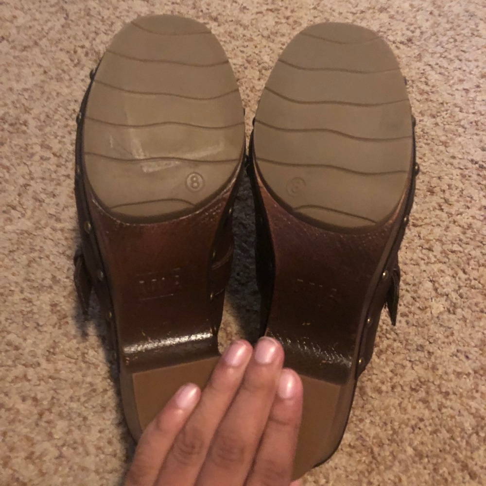 Brown clogs - Picture 4 of 4